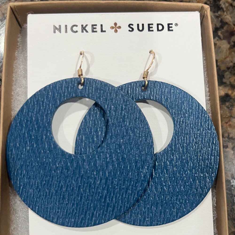 Nickel & Suede leather Nova earrings